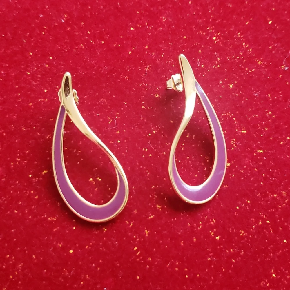Vintage Avon fashion gold tone & purple oval teardrop post earrings